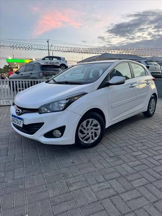 HYUNDAI HB20 1.6 PREMIUM 16V FLEX 4P MANUAL HYUNDAI HB20 1.6 PREMIUM 16V FLEX 4P MANUAL
